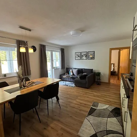 Höllrigl Apartment *